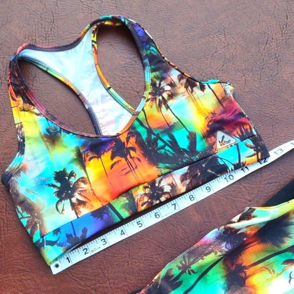 "Vibe" brand. Made in Brazil. Two piece workout set. Size M. - Picture 5 of 13